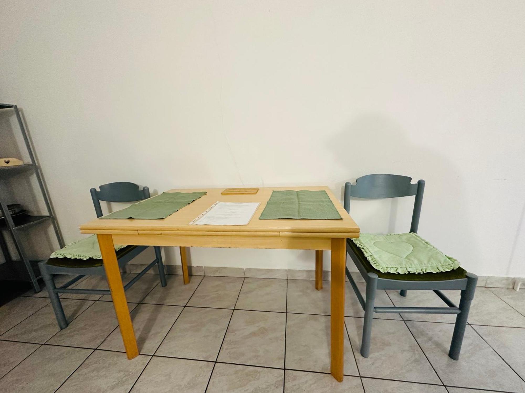 Bright Side Apartment *