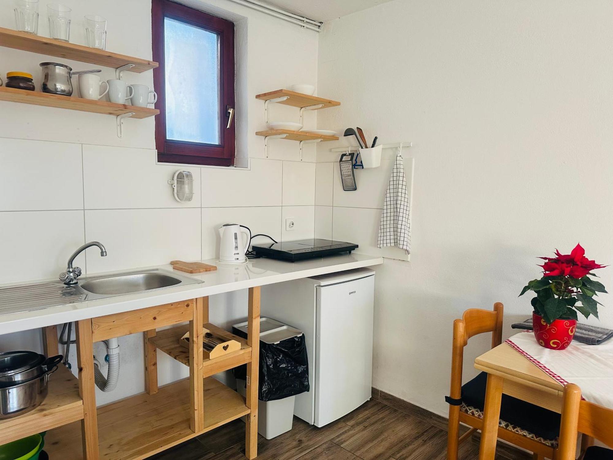Bright Side Apartment *